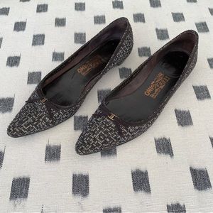 Salvatore Ferragamo Vintage Brown Tweed Flat with Metallic Thread in an 8.5 B.